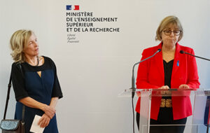 De g. à dr. : Denise Pumain, Sylvie Retailleau